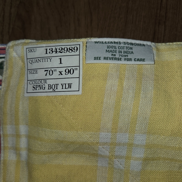 Williams Sonoma Spring Bouquet Yellow Tablecloth 70" x 90" Lily Daisies - Picture 6 of 6